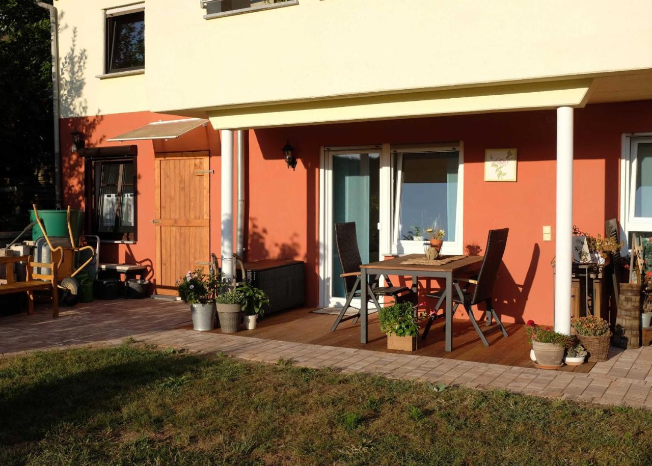 Ferienwohnung Im Paradies Momlingen Luaran gambar