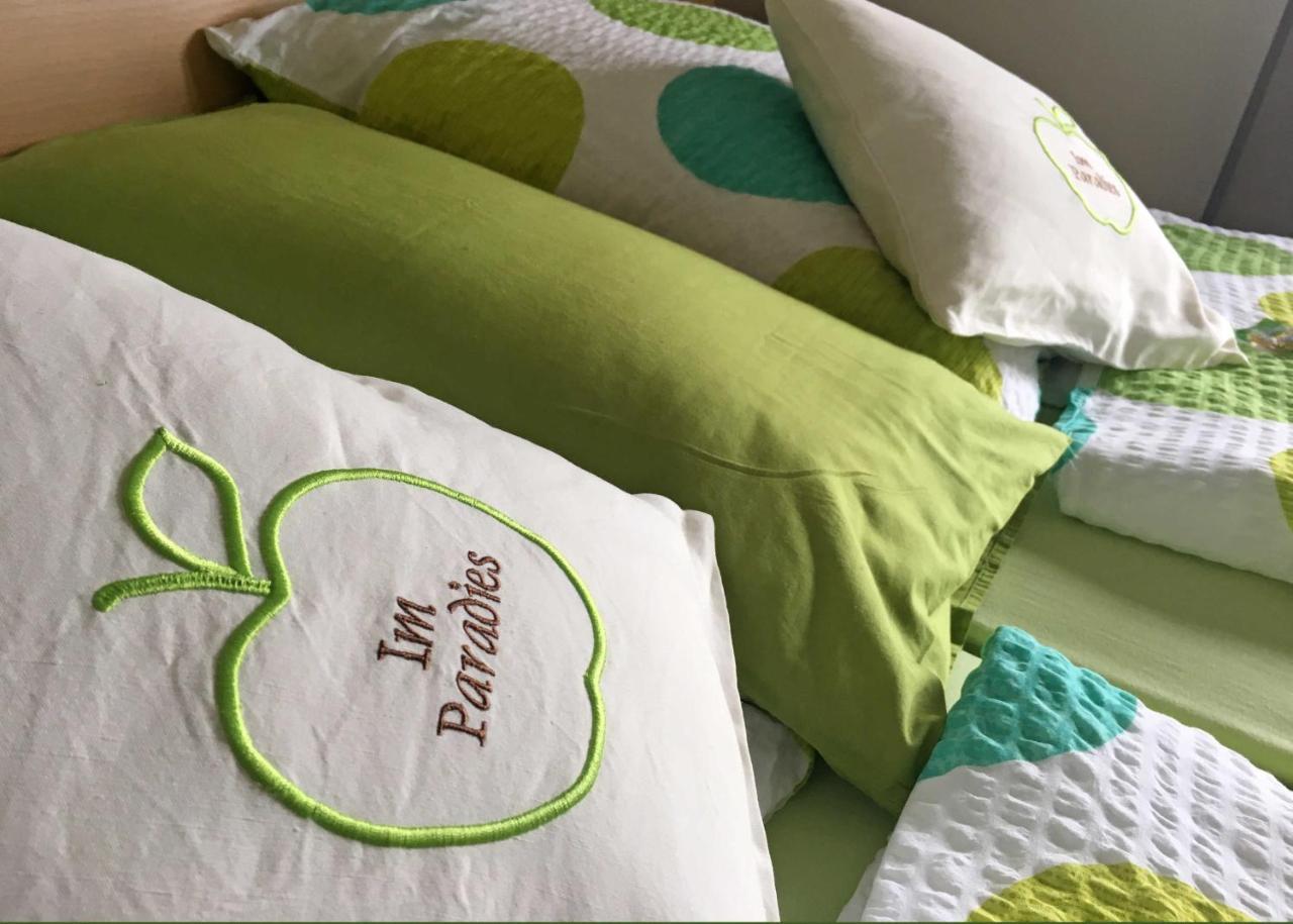 Ferienwohnung Im Paradies Momlingen Luaran gambar