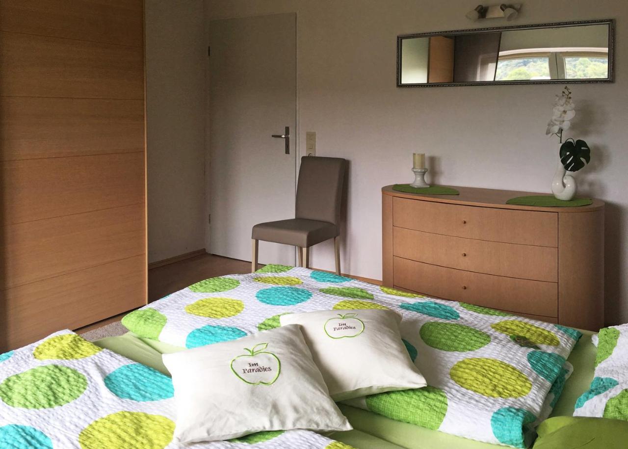 Ferienwohnung Im Paradies Momlingen Luaran gambar